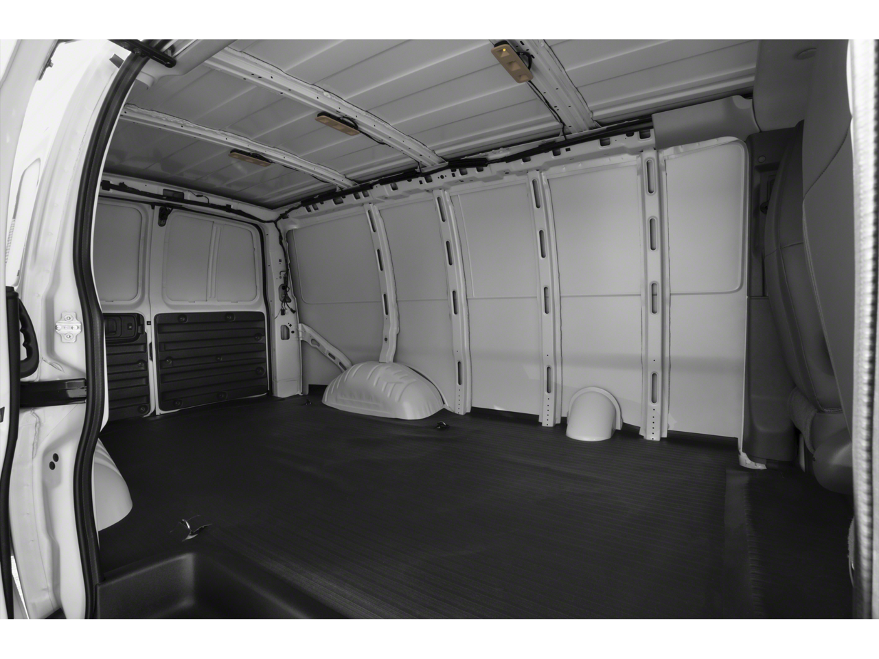 2024 GMC Savana RWD 2500 135"