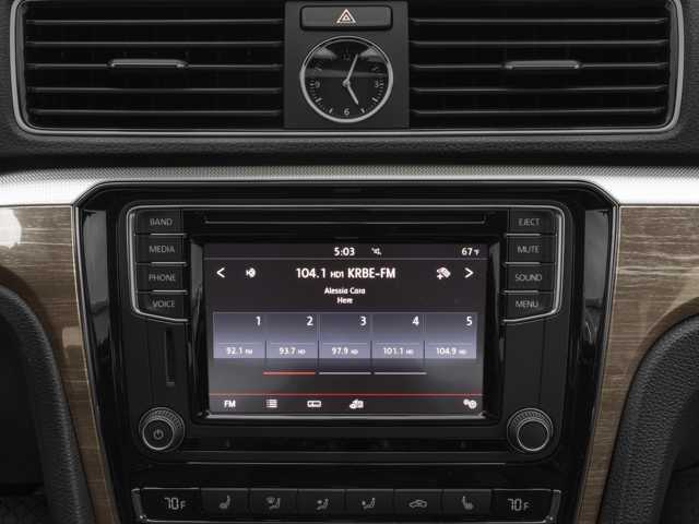 2017 Volkswagen Passat 1.8T SEL Premium