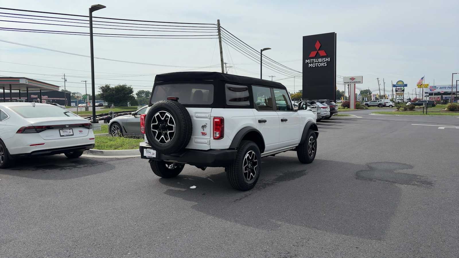 2023 Ford Bronco Base