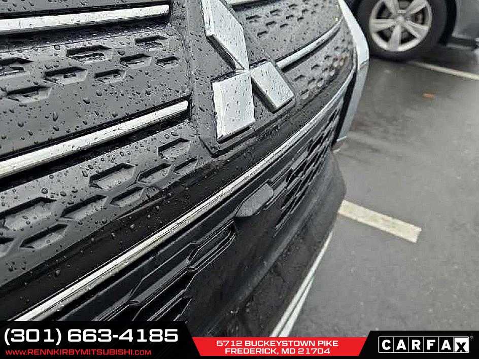 2024 Mitsubishi Outlander SE