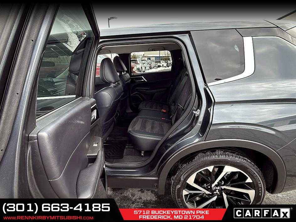 2024 Mitsubishi Outlander SE