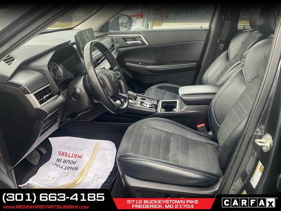 2024 Mitsubishi Outlander SE