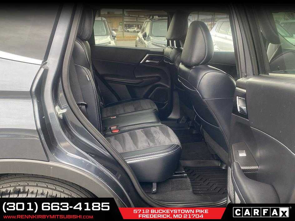 2024 Mitsubishi Outlander SE