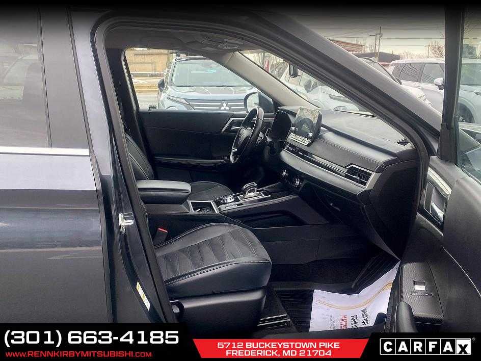 2024 Mitsubishi Outlander SE