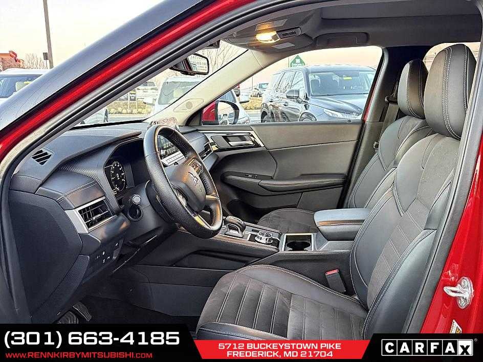 2023 Mitsubishi Outlander SE