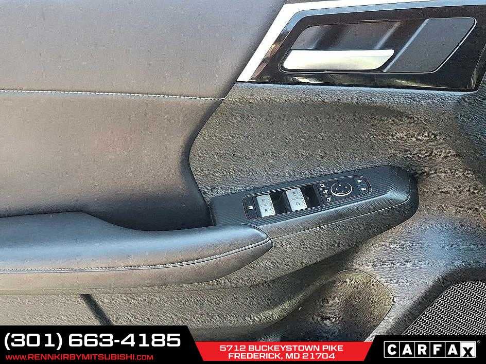 2024 Mitsubishi Outlander Plug-In Hybrid SE