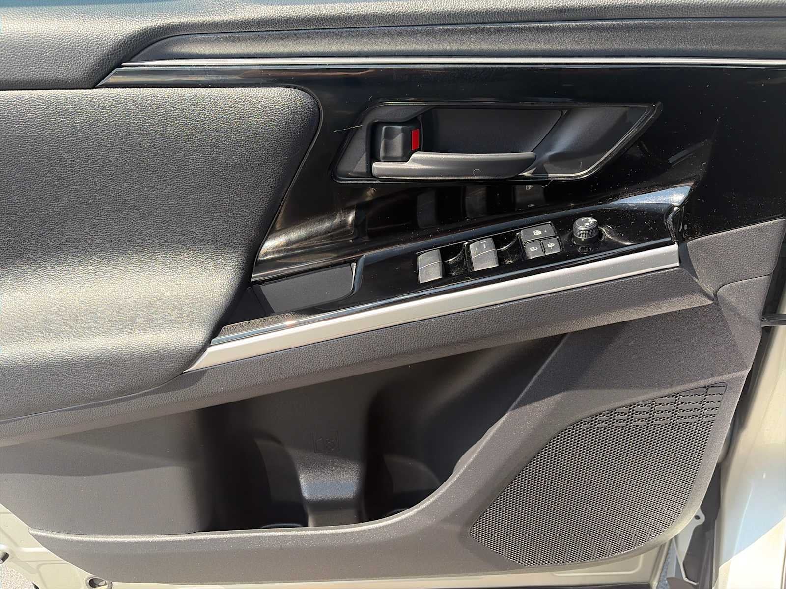 2025 Toyota bZ4X XLE