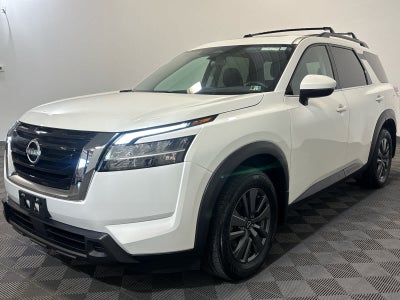 2022 Nissan Pathfinder SV