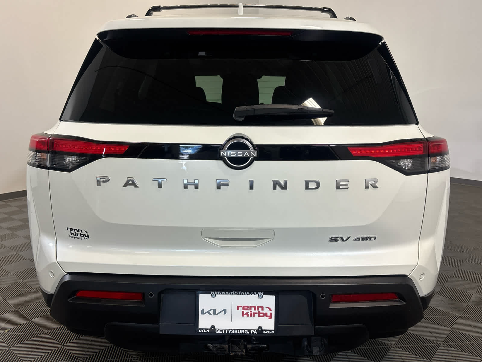 2022 Nissan Pathfinder SV