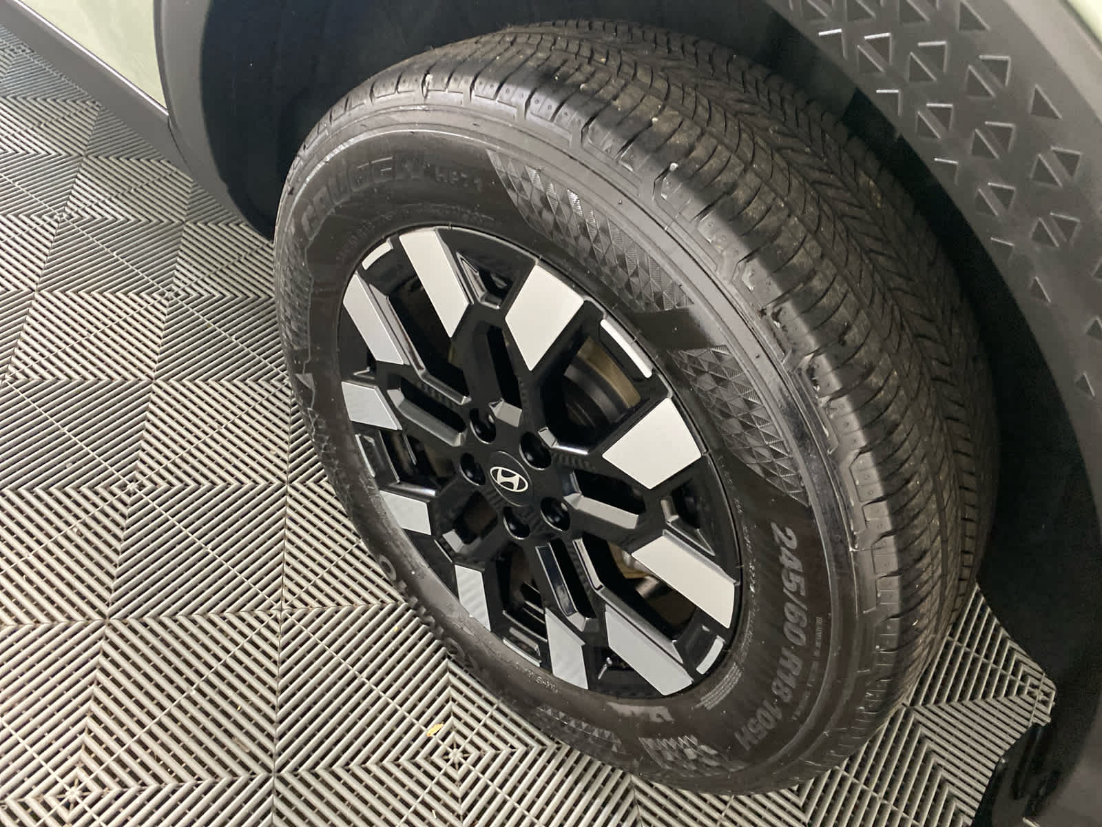 2025 Hyundai Santa Cruz SEL Activity