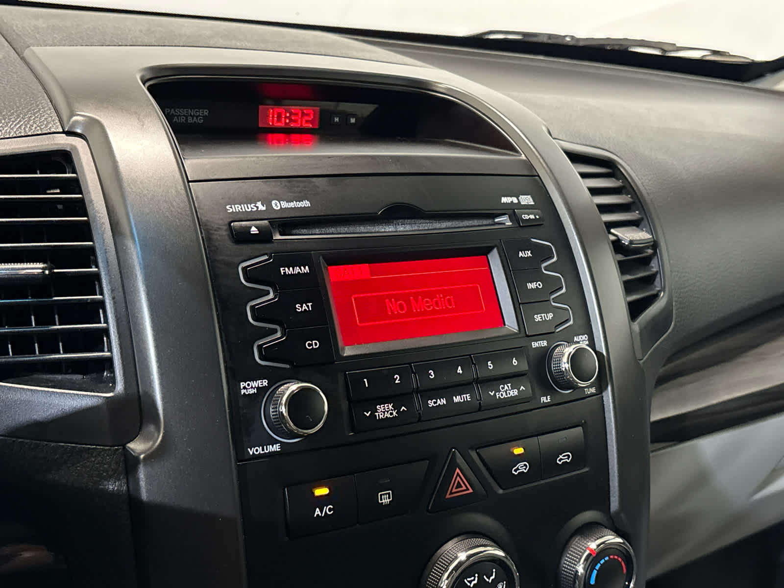 2011 Kia Sorento LX