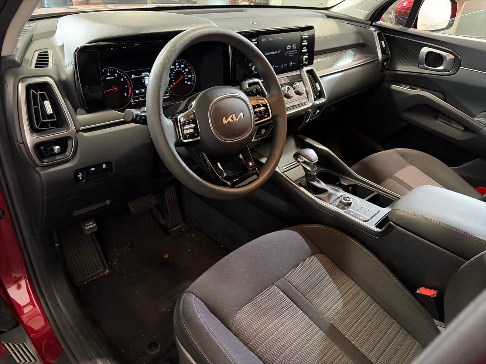 2023 Kia Sorento LX