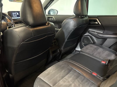 2023 Mitsubishi Outlander SE Black Edition