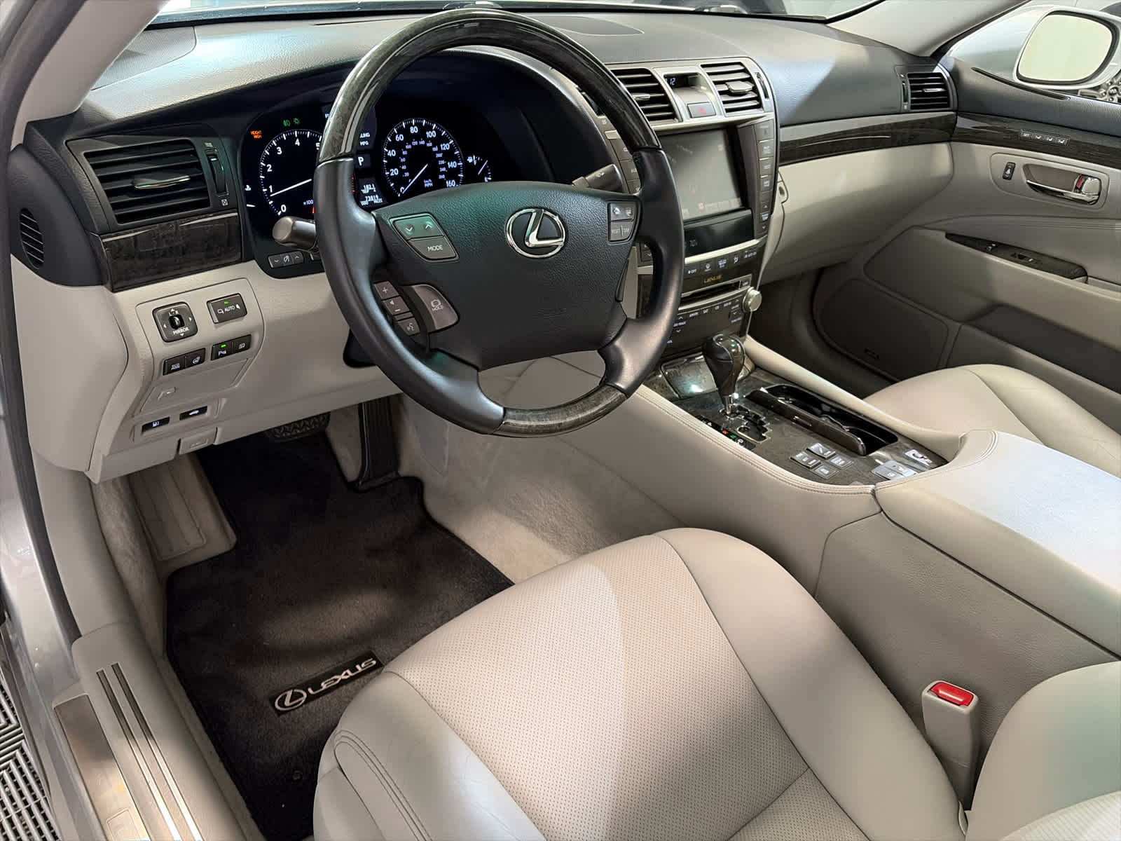2010 Lexus LS 460 