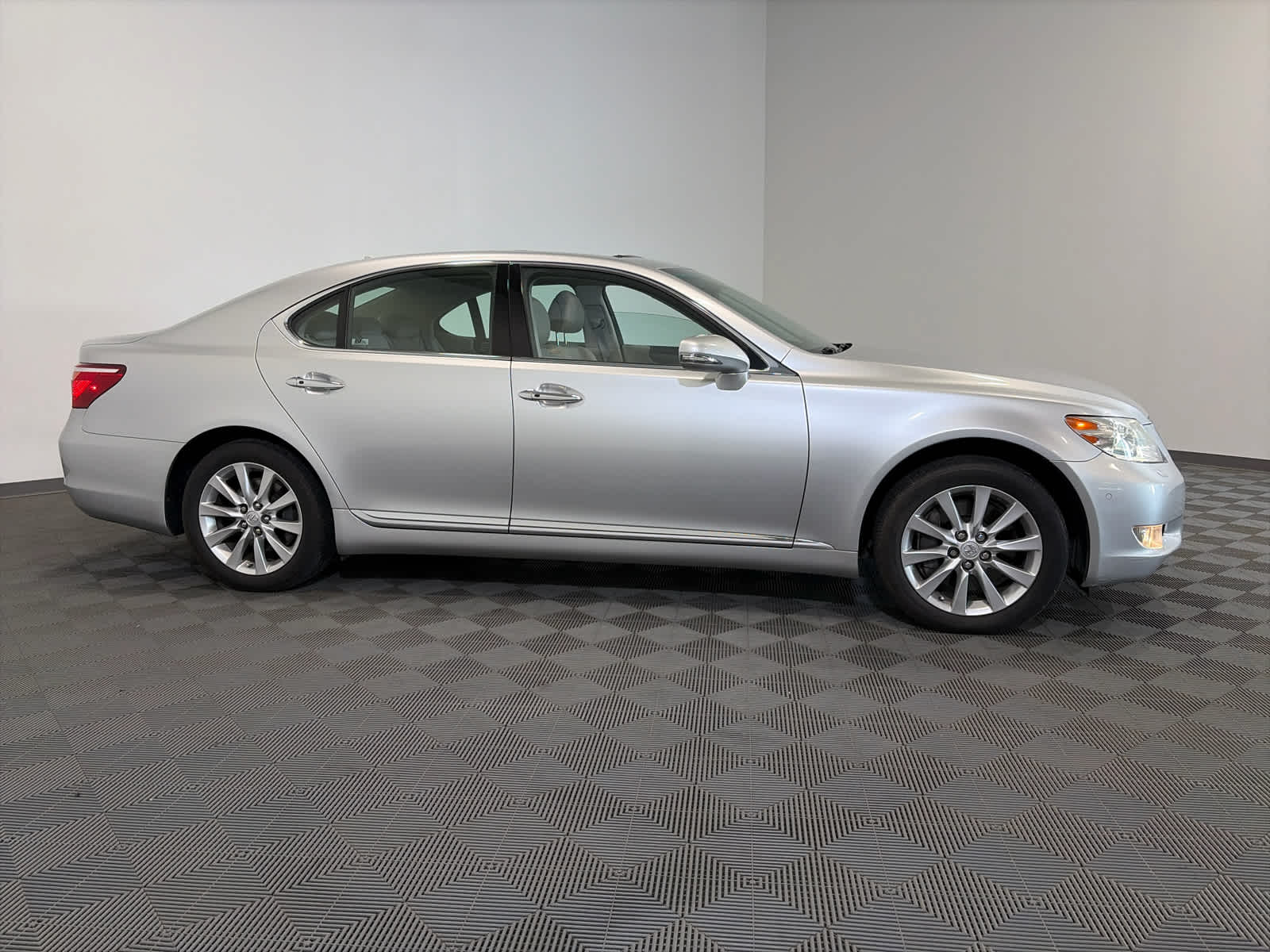 2010 Lexus LS 460 