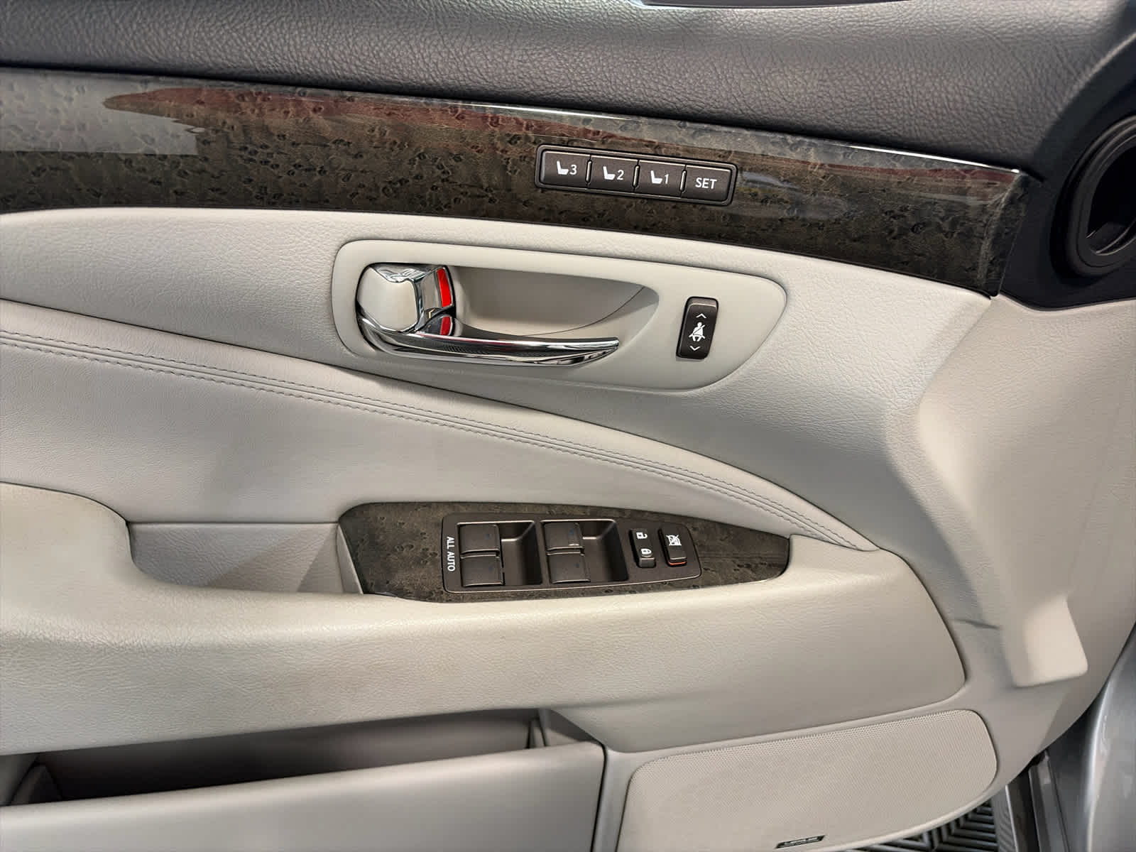 2010 Lexus LS 460 