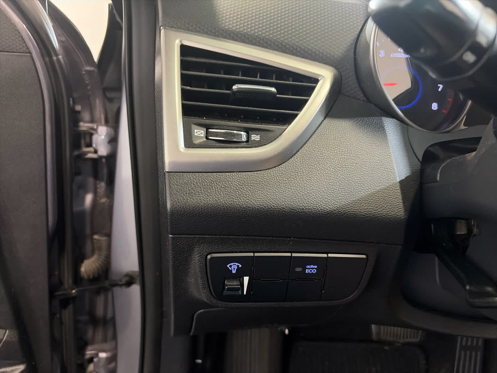 2016 Hyundai Veloster Base
