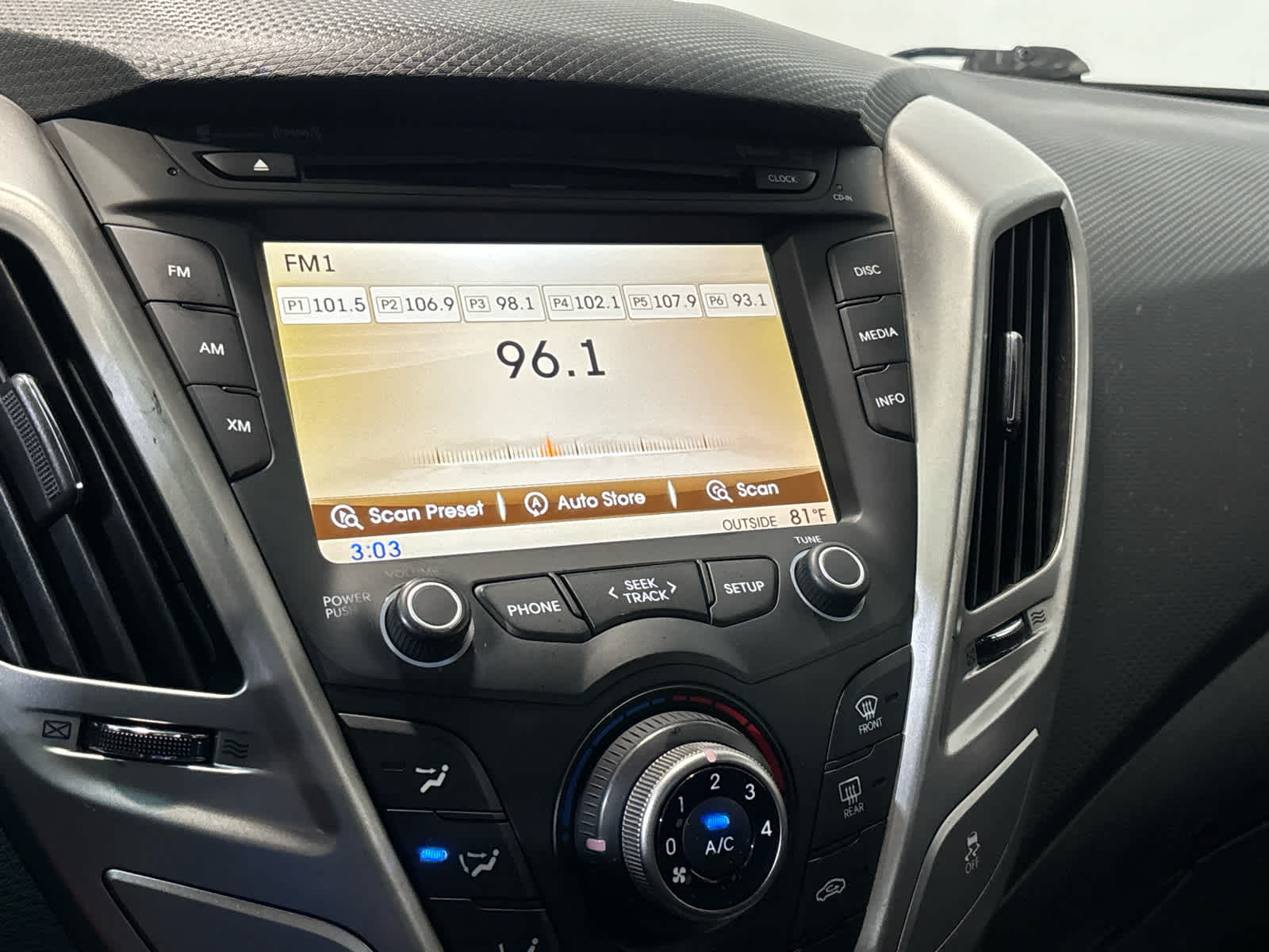 2016 Hyundai Veloster Base