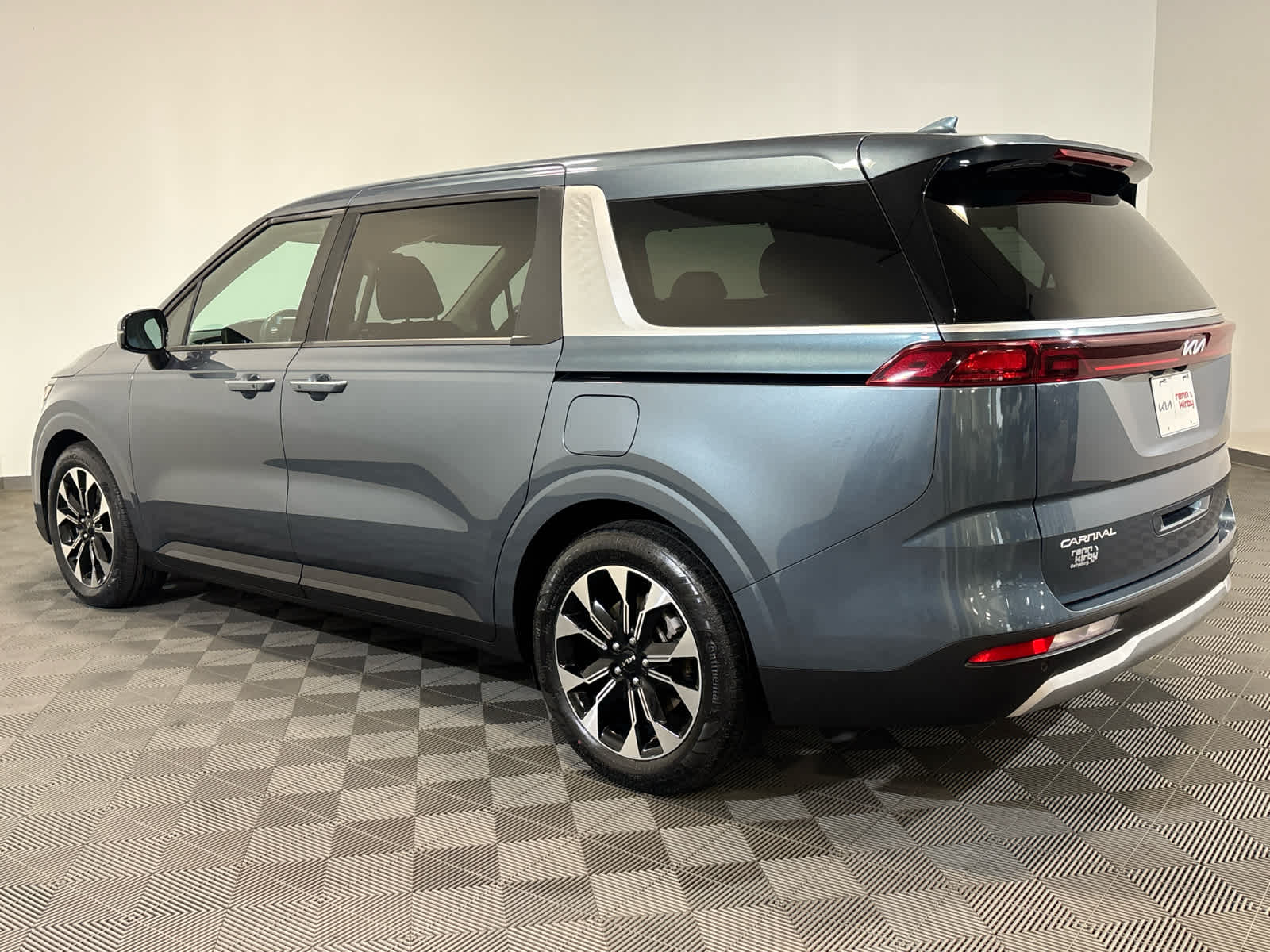 2024 Kia Carnival EX