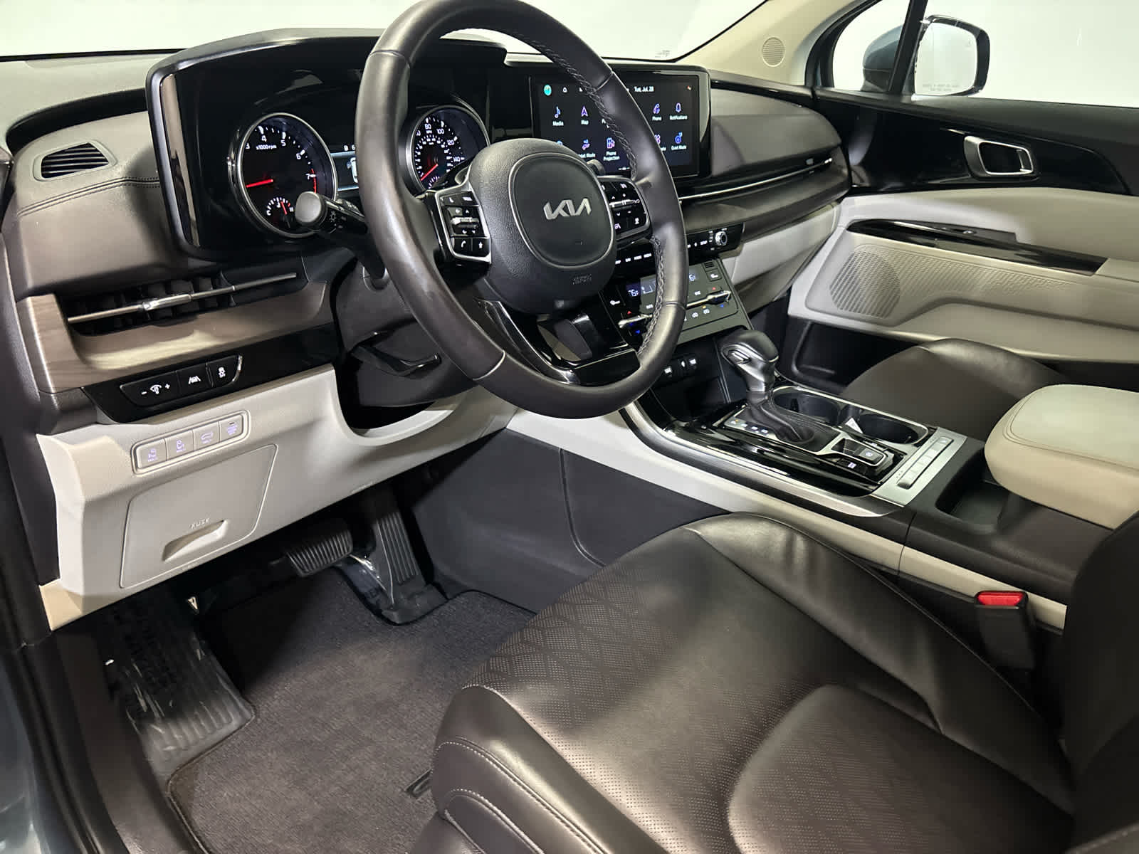 2024 Kia Carnival EX