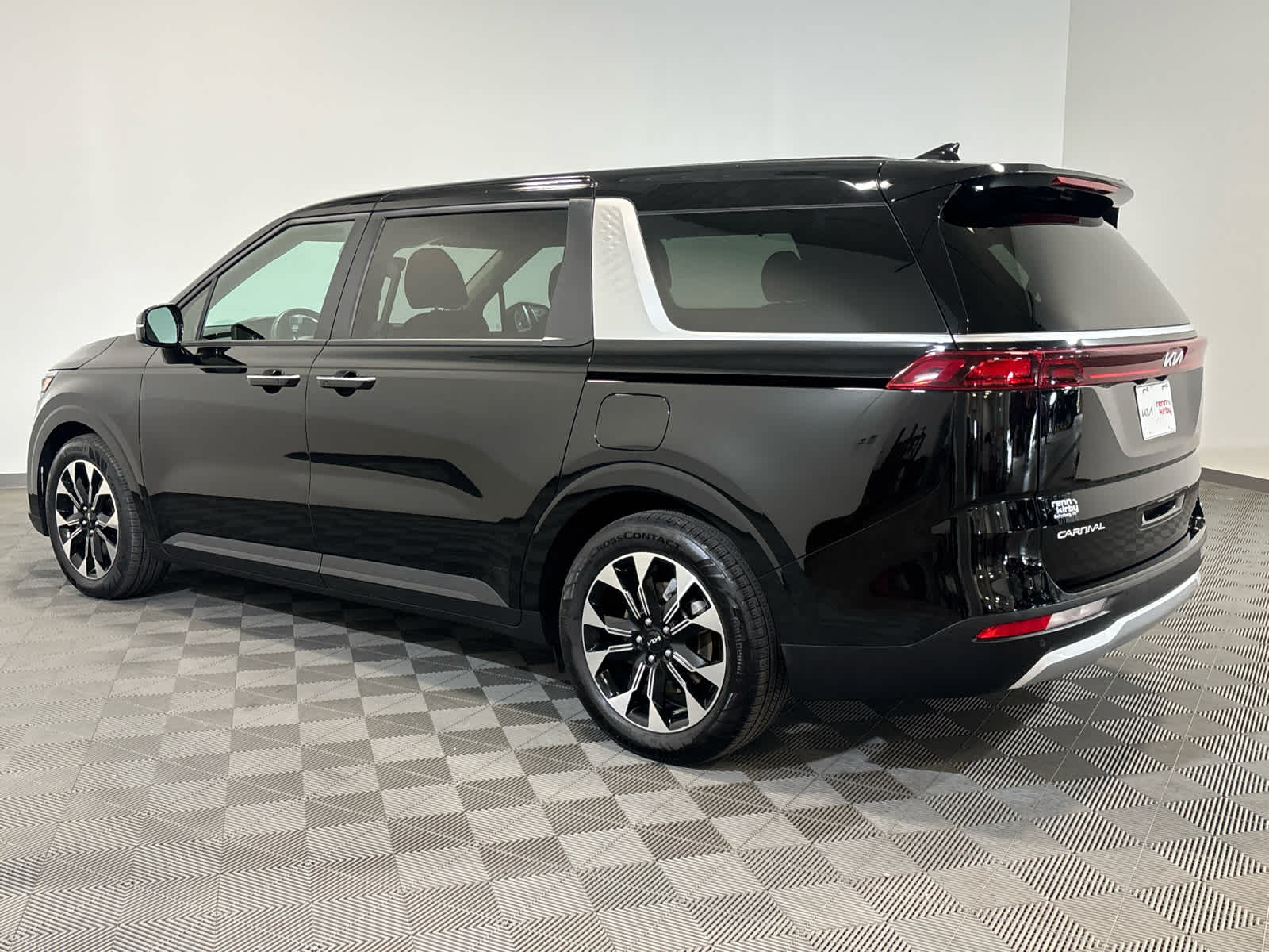 2024 Kia Carnival EX