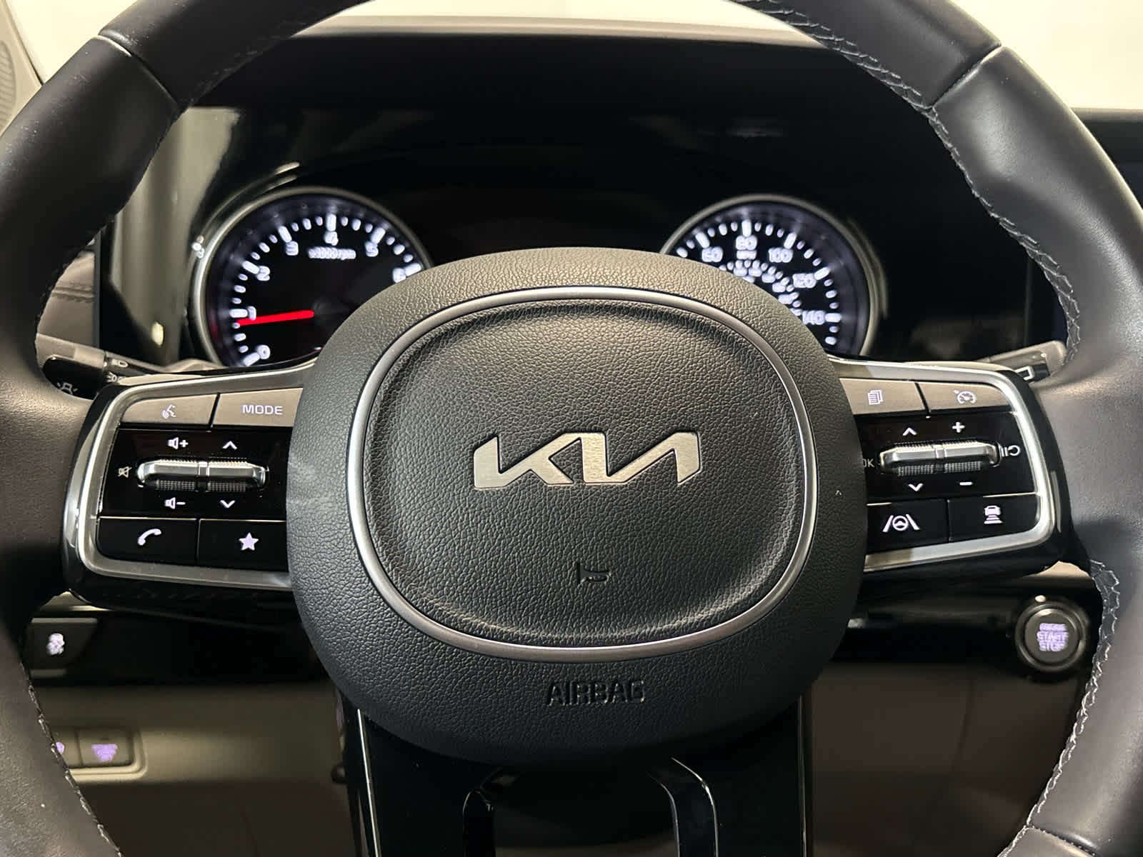2024 Kia Carnival EX