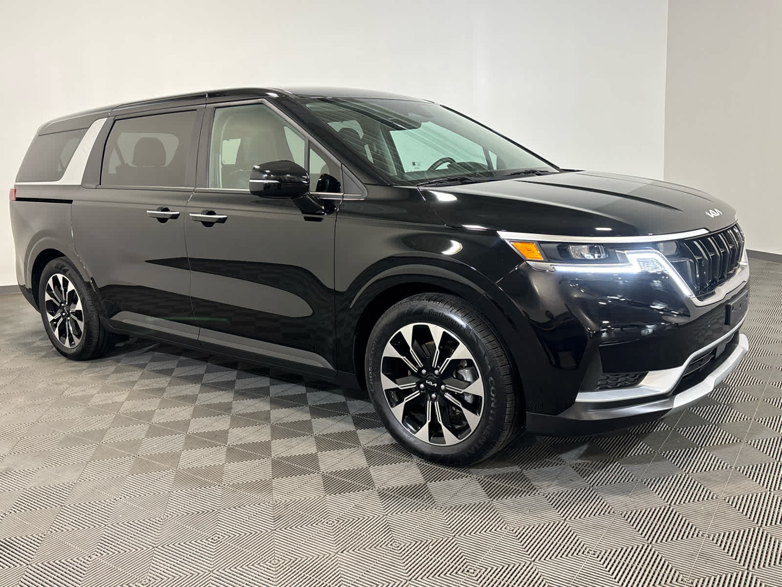 2024 Kia Carnival EX