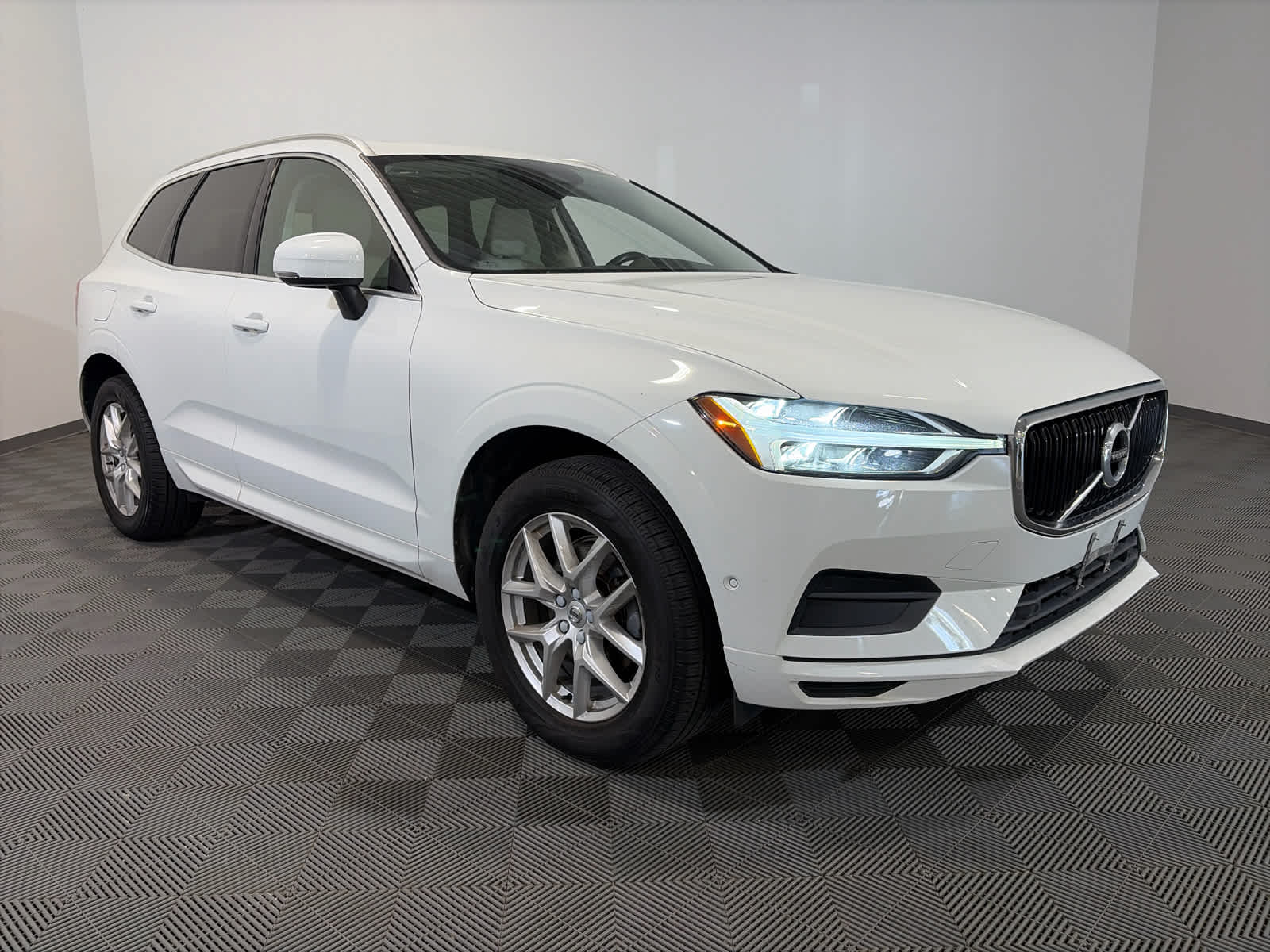 2019 Volvo XC60 Momentum