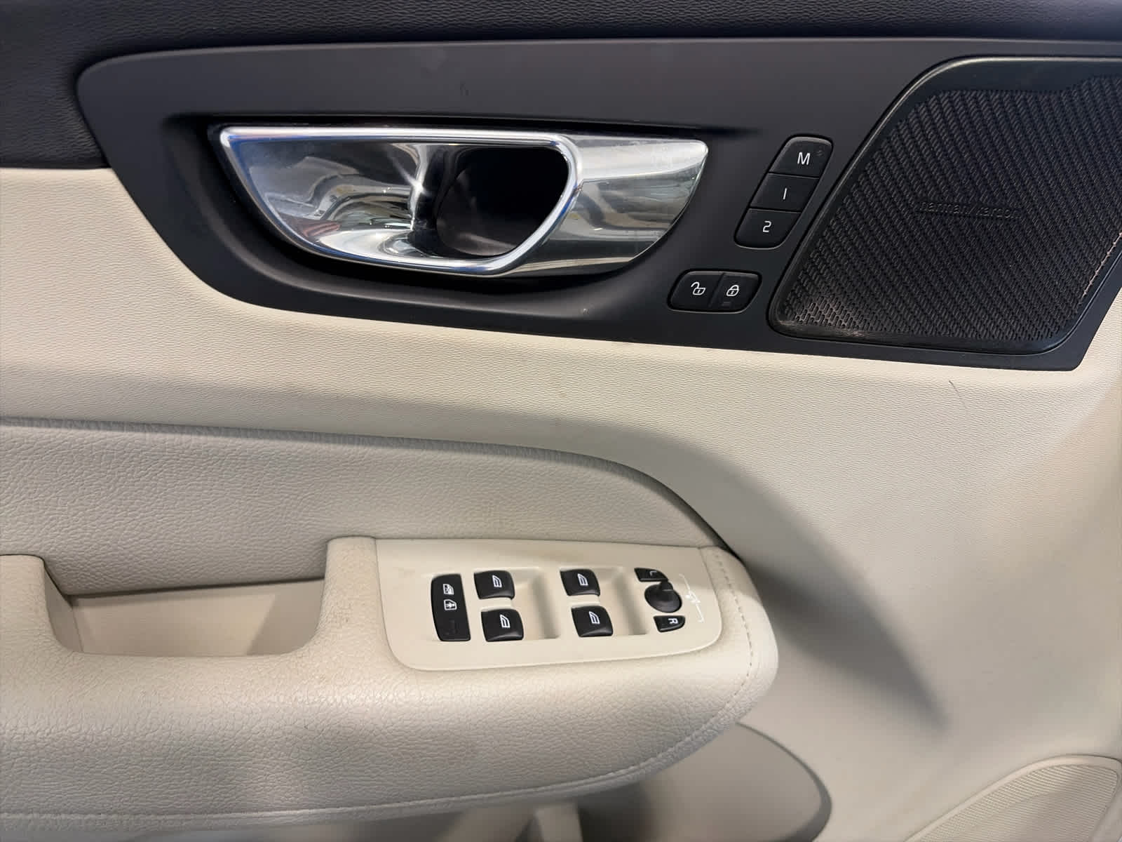 2019 Volvo XC60 Momentum