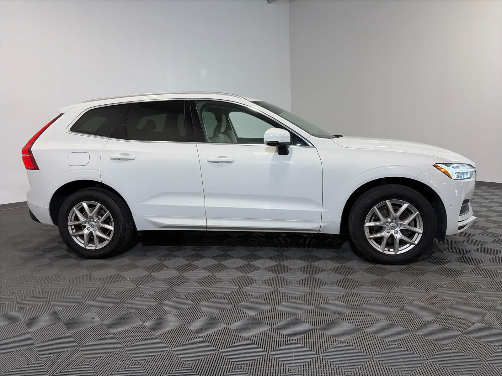2019 Volvo XC60 Momentum