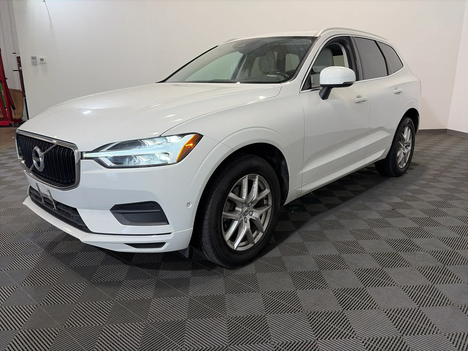 2019 Volvo XC60 Momentum