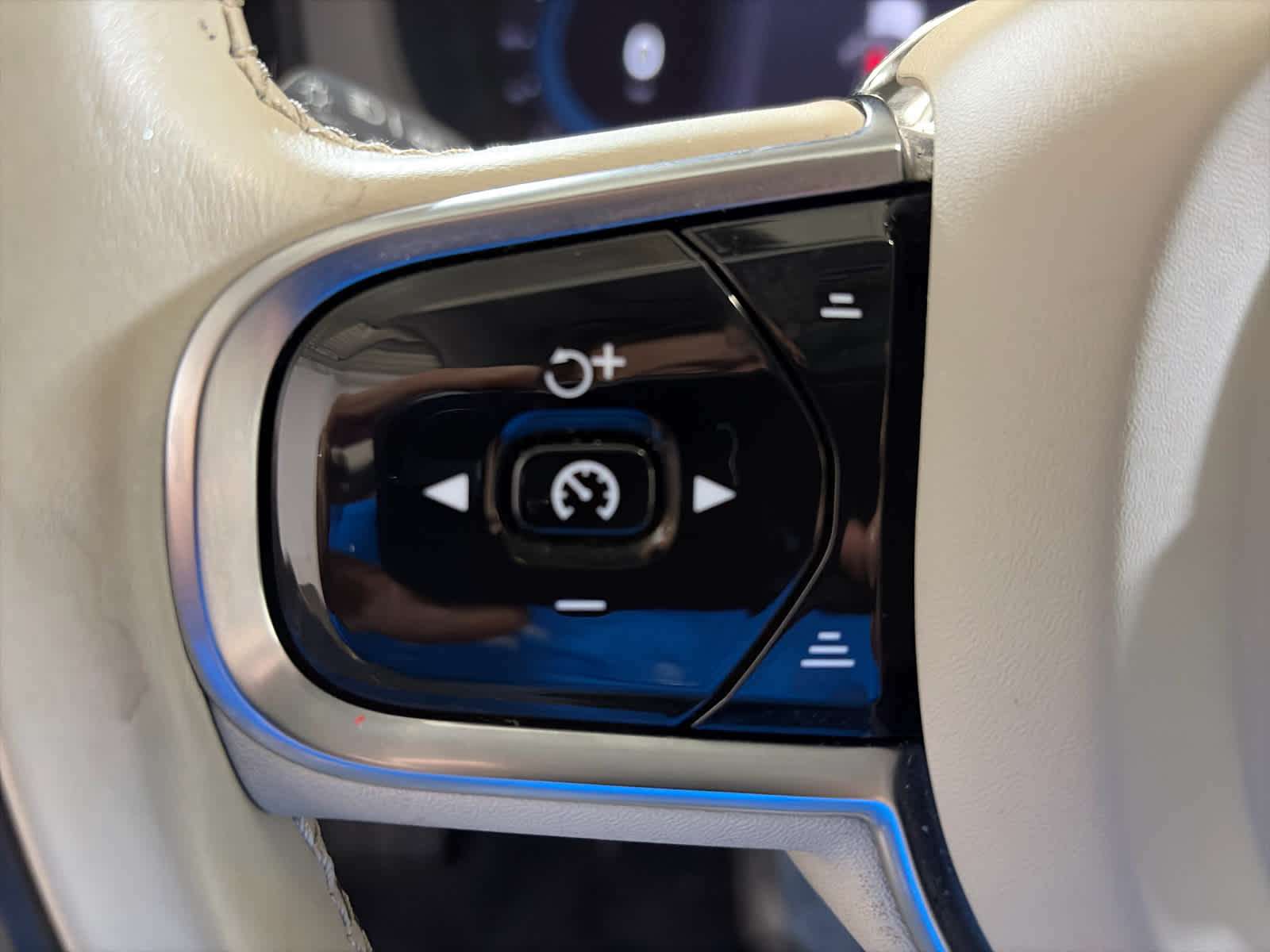 2023 Volvo XC60 Core