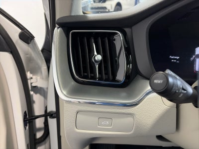 2023 Volvo XC60 Core