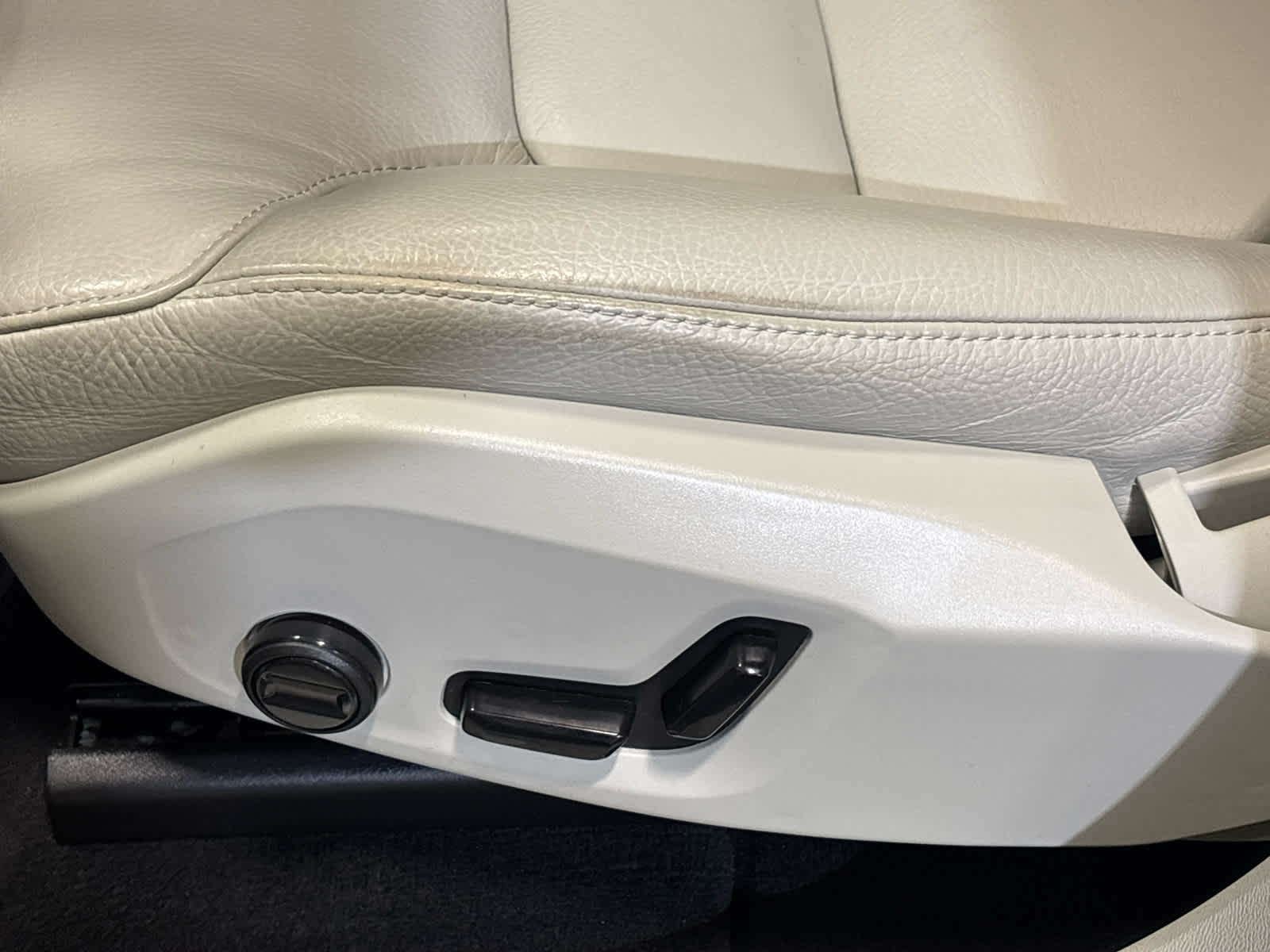 2023 Volvo XC60 Core