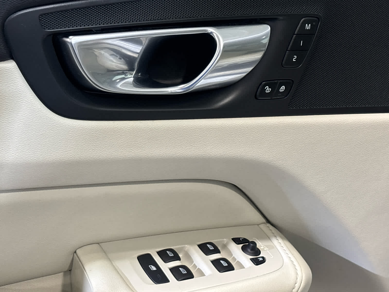 2023 Volvo XC60 Core