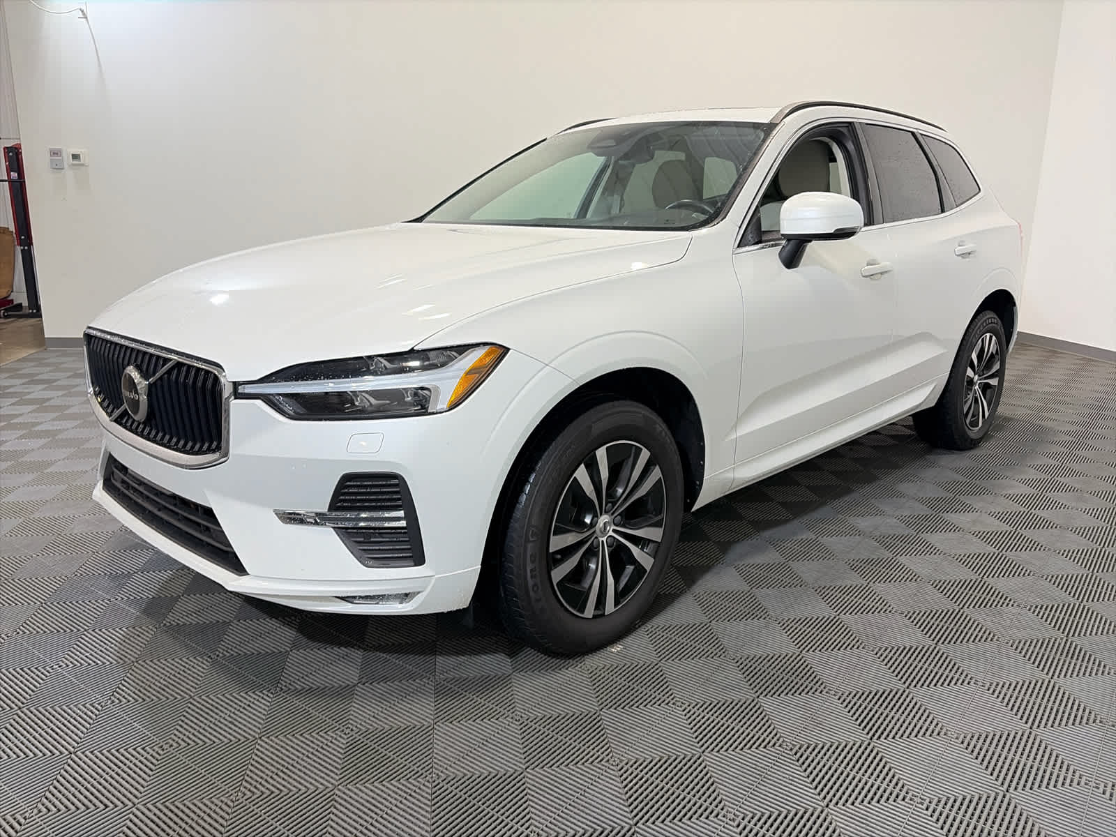 2023 Volvo XC60 Core