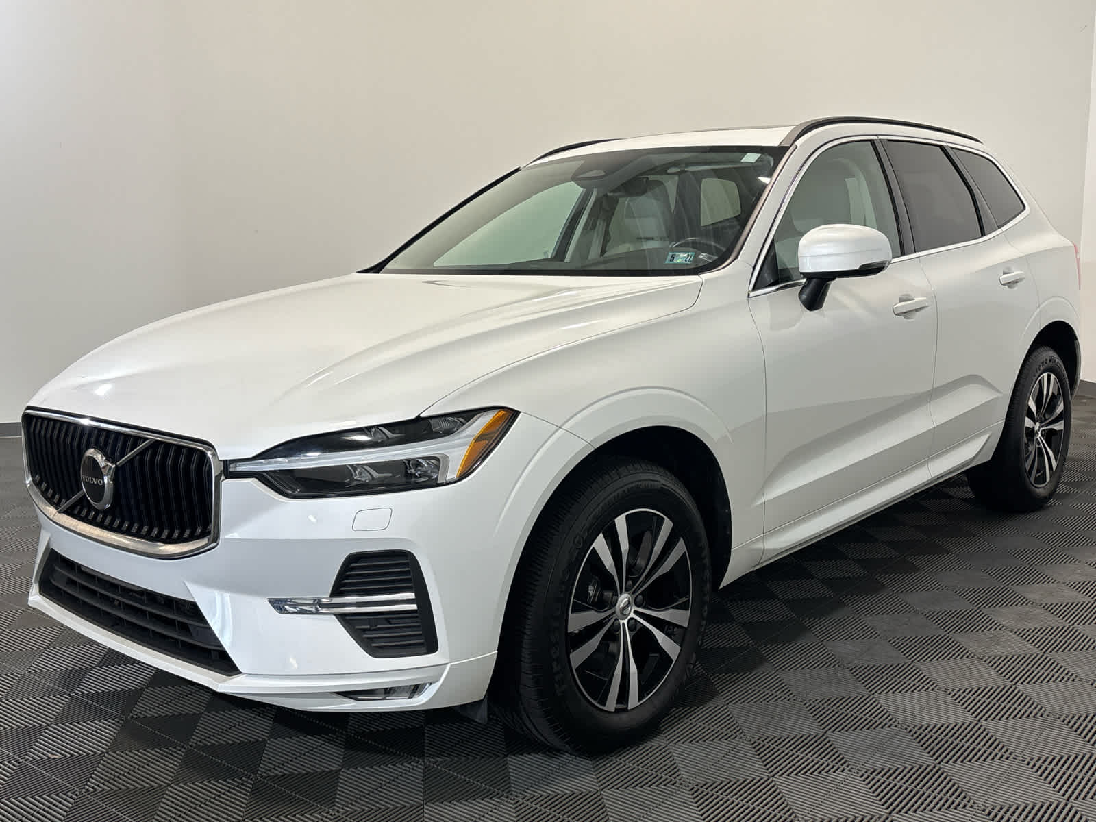 2023 Volvo XC60 Core