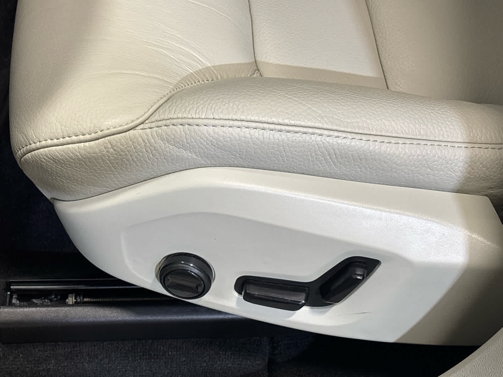 2023 Volvo XC60 Core