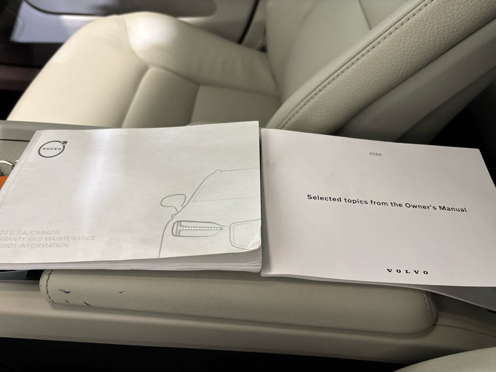2023 Volvo XC60 Core