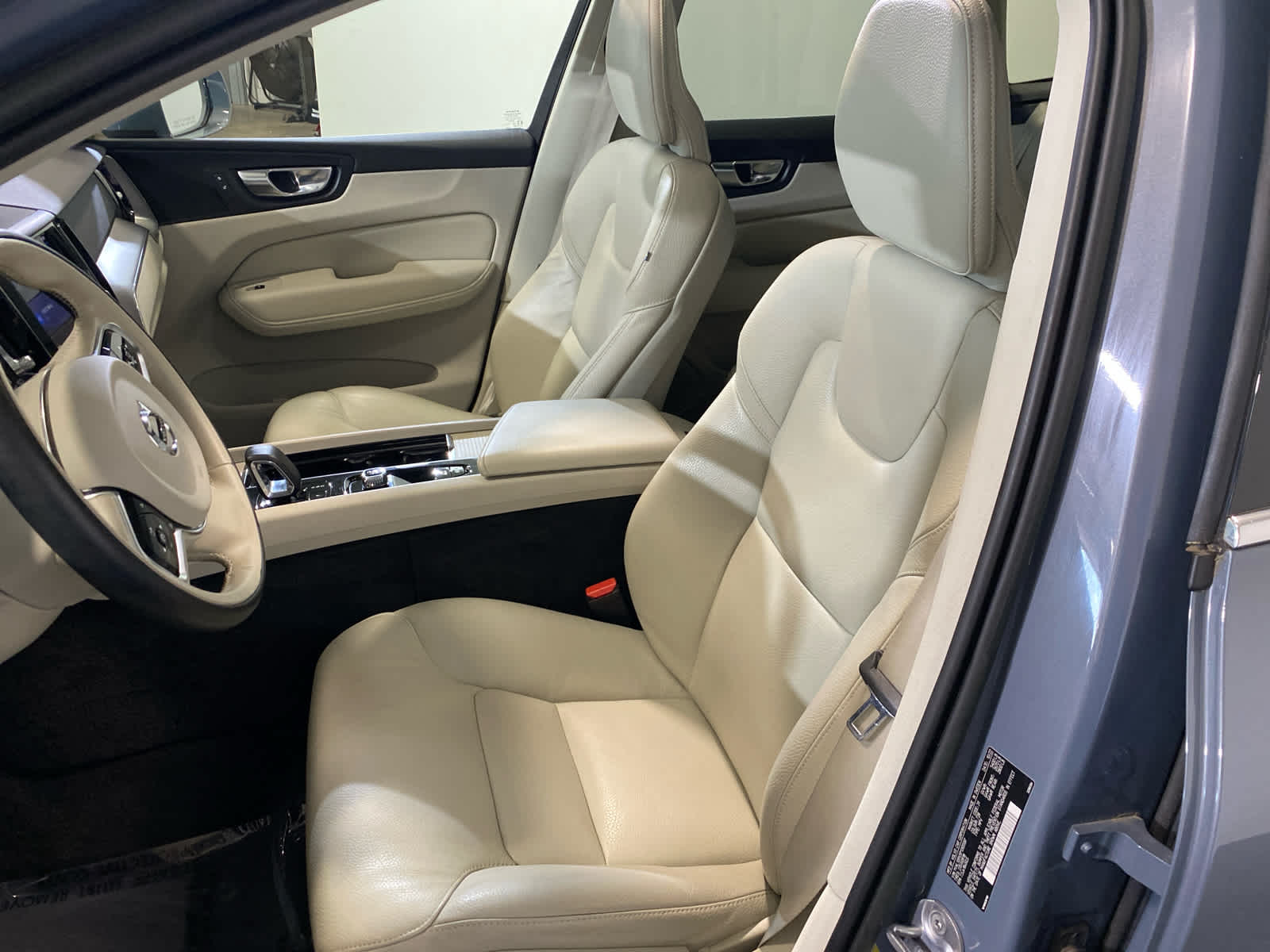 2023 Volvo XC60 Core
