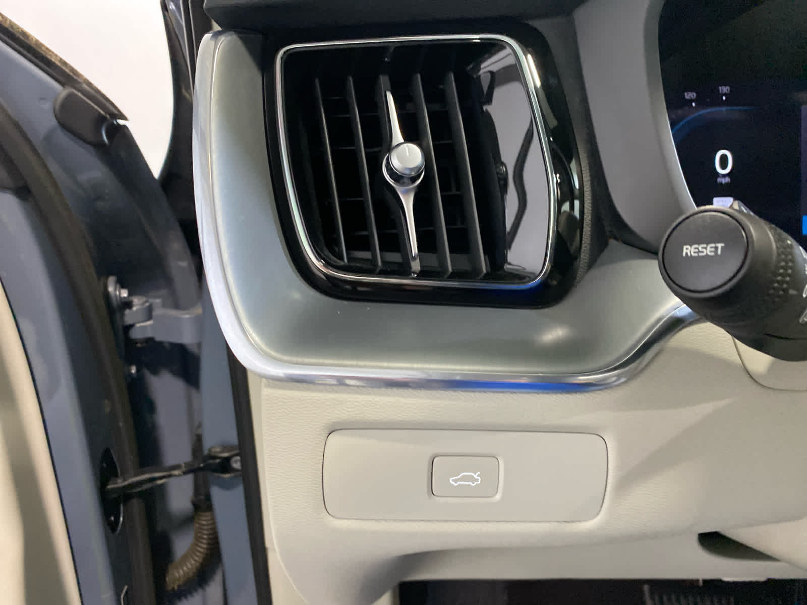 2023 Volvo XC60 Core