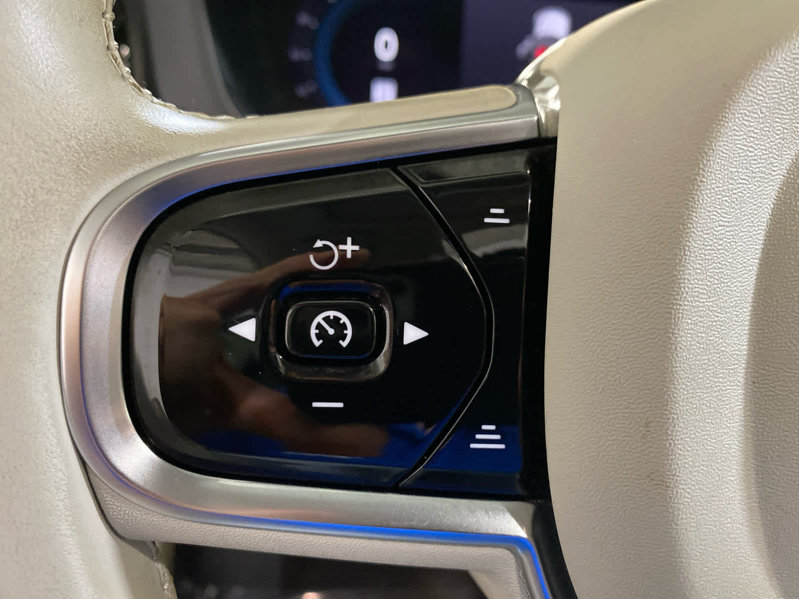2023 Volvo XC60 Core