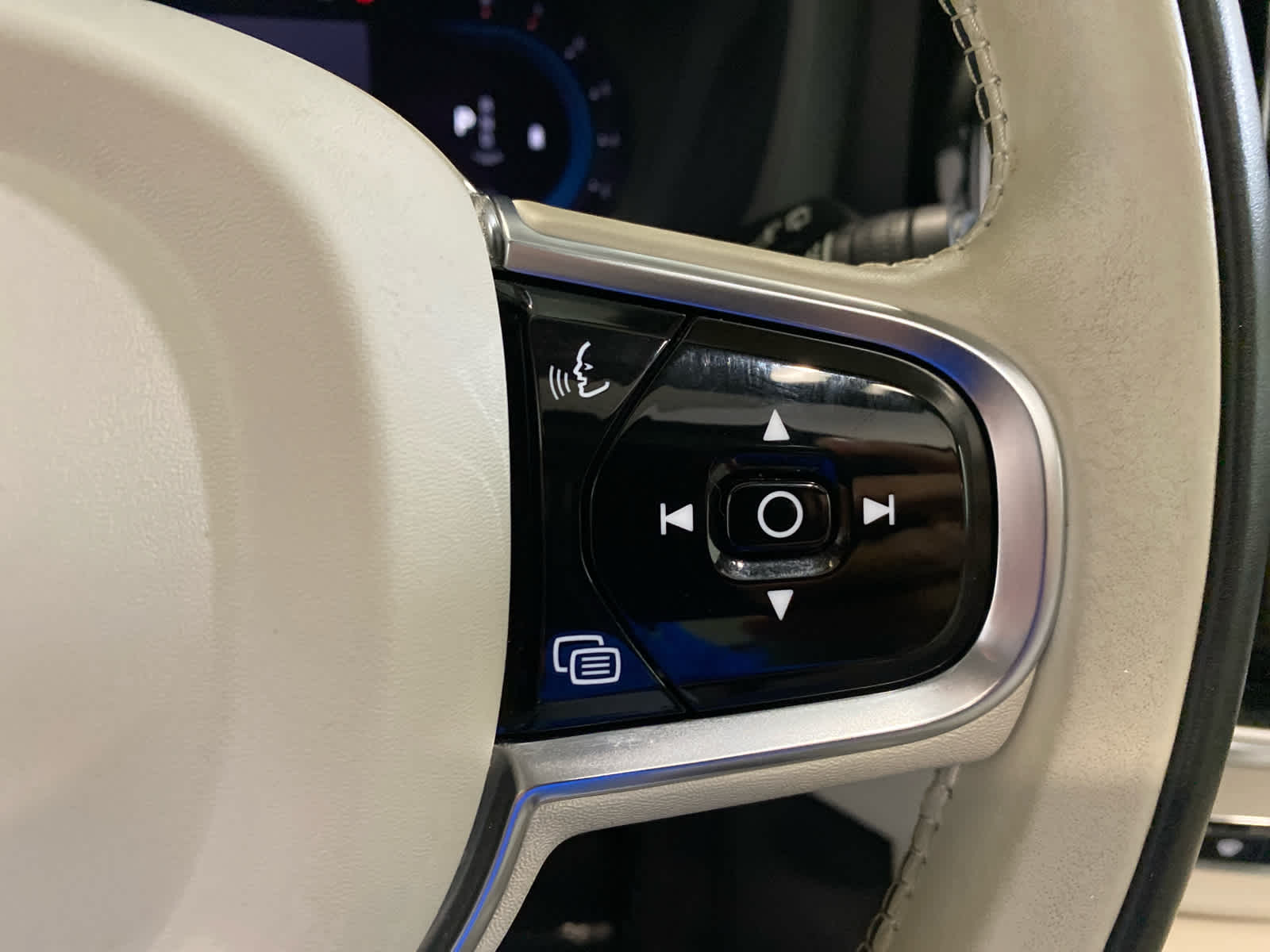 2023 Volvo XC60 Core