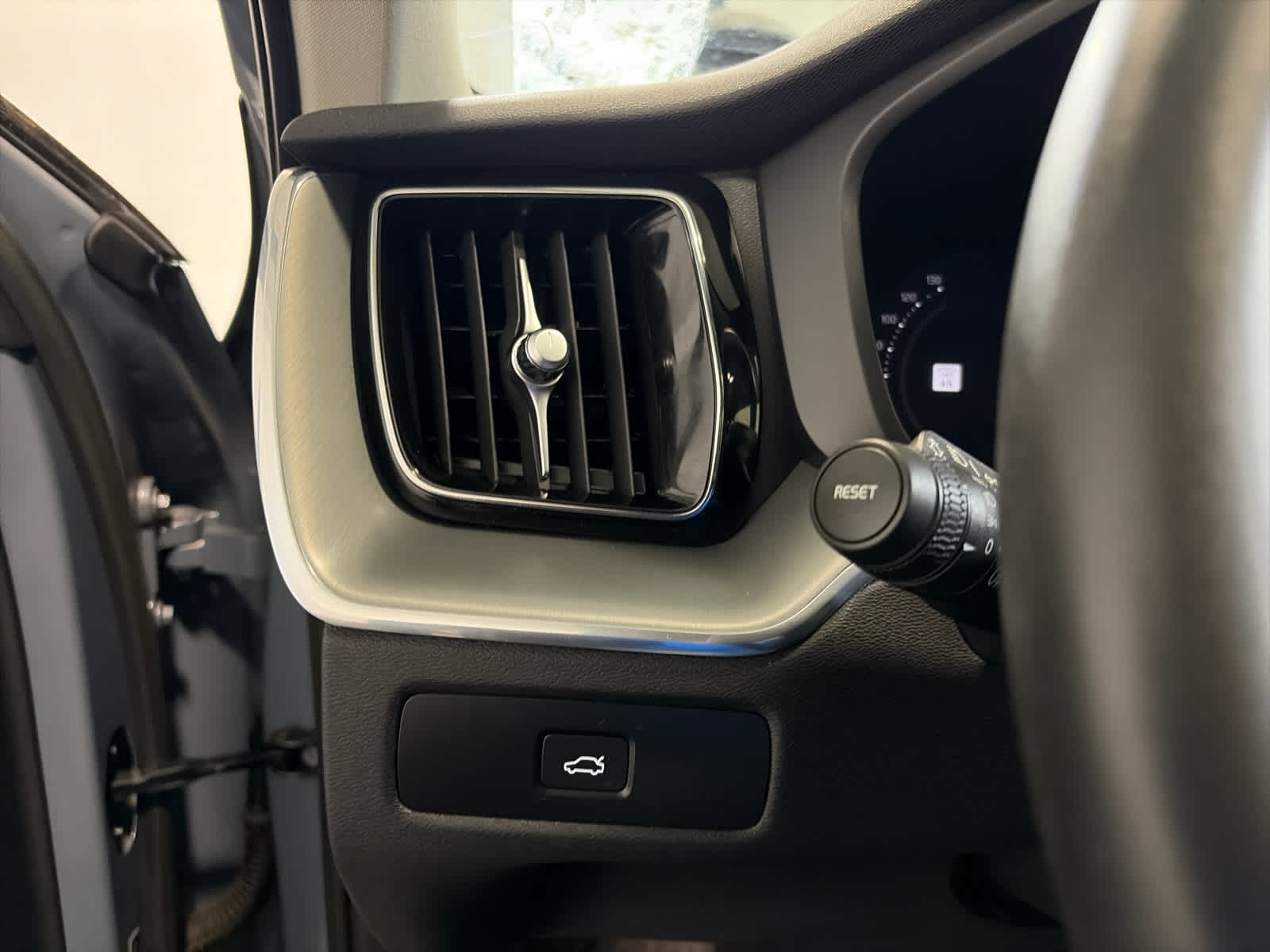 2023 Volvo XC60 Core