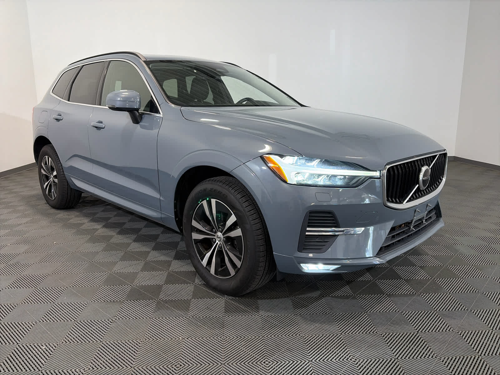 2023 Volvo XC60 Core