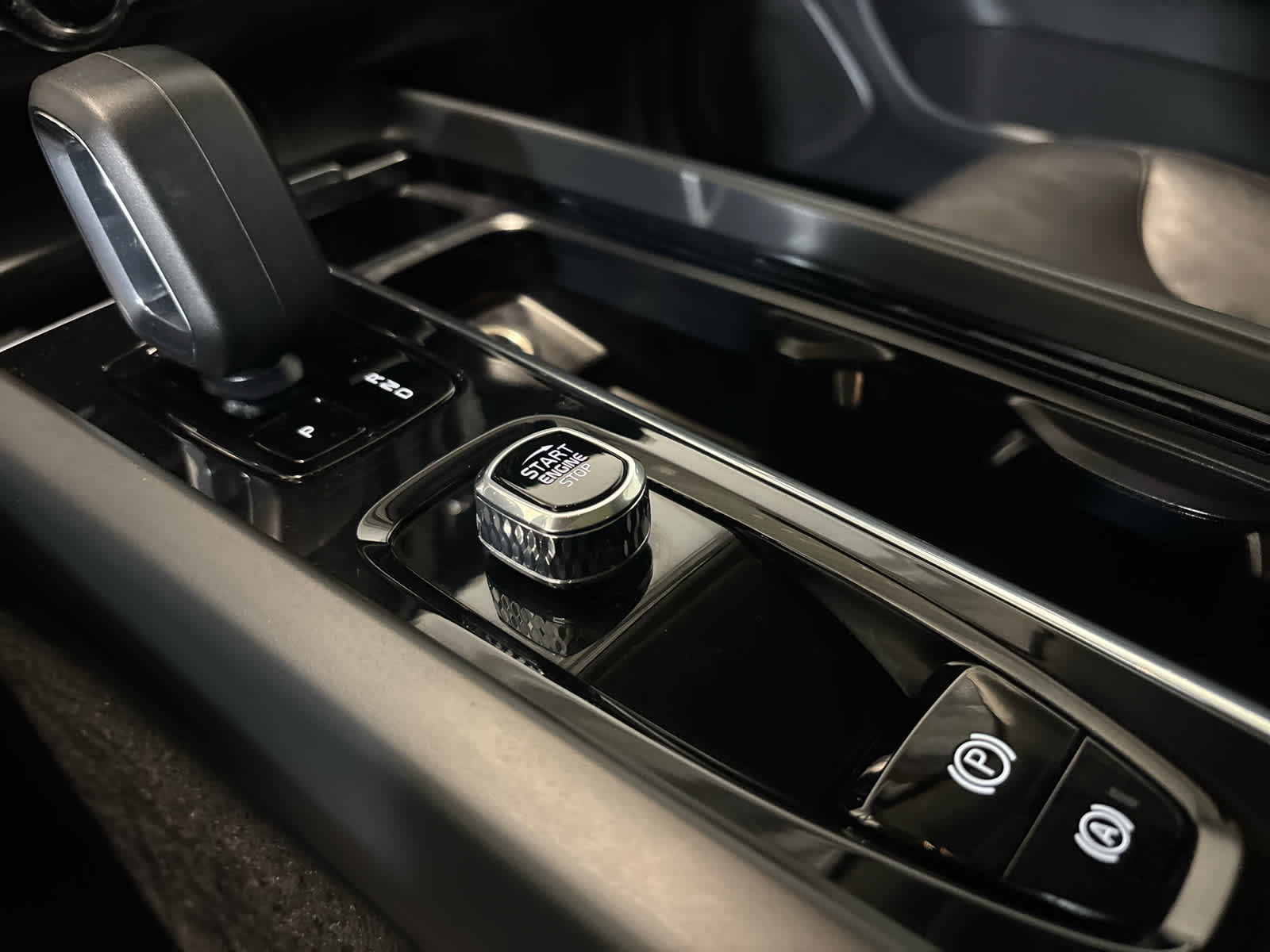 2023 Volvo XC60 Core