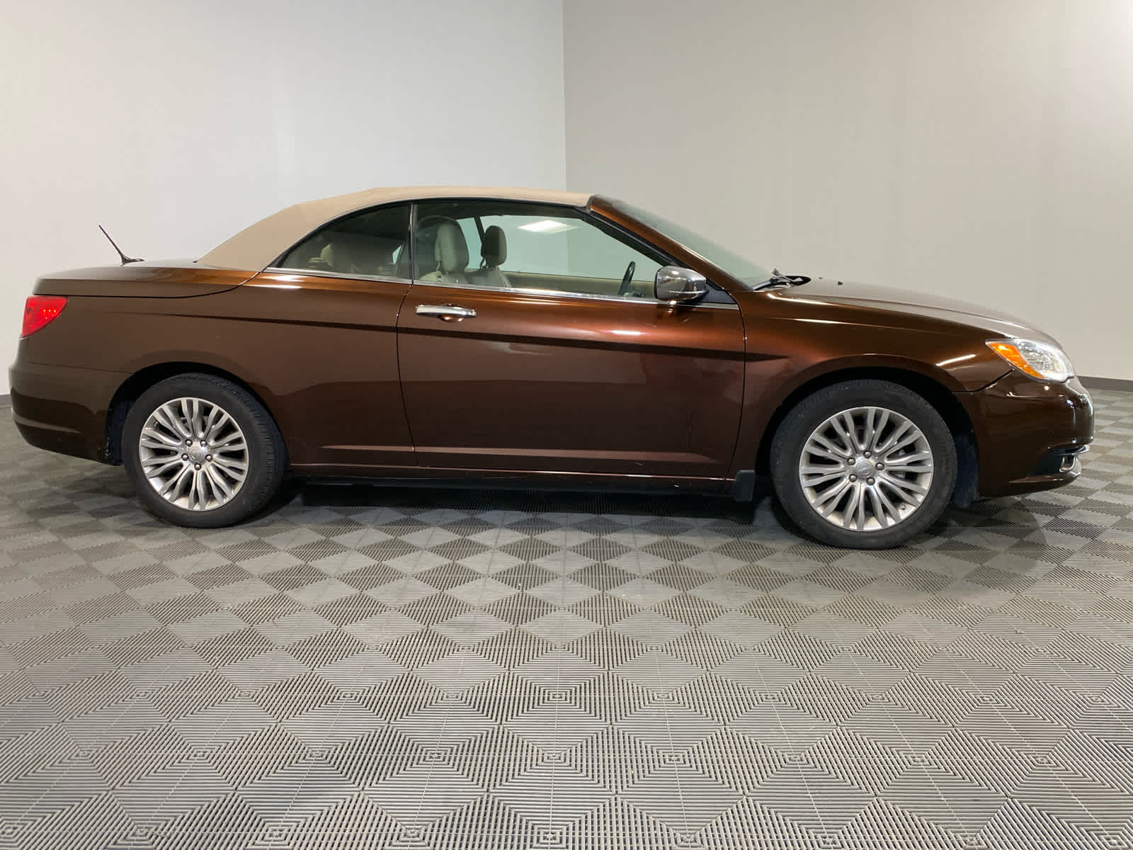 2013 Chrysler 200 Limited