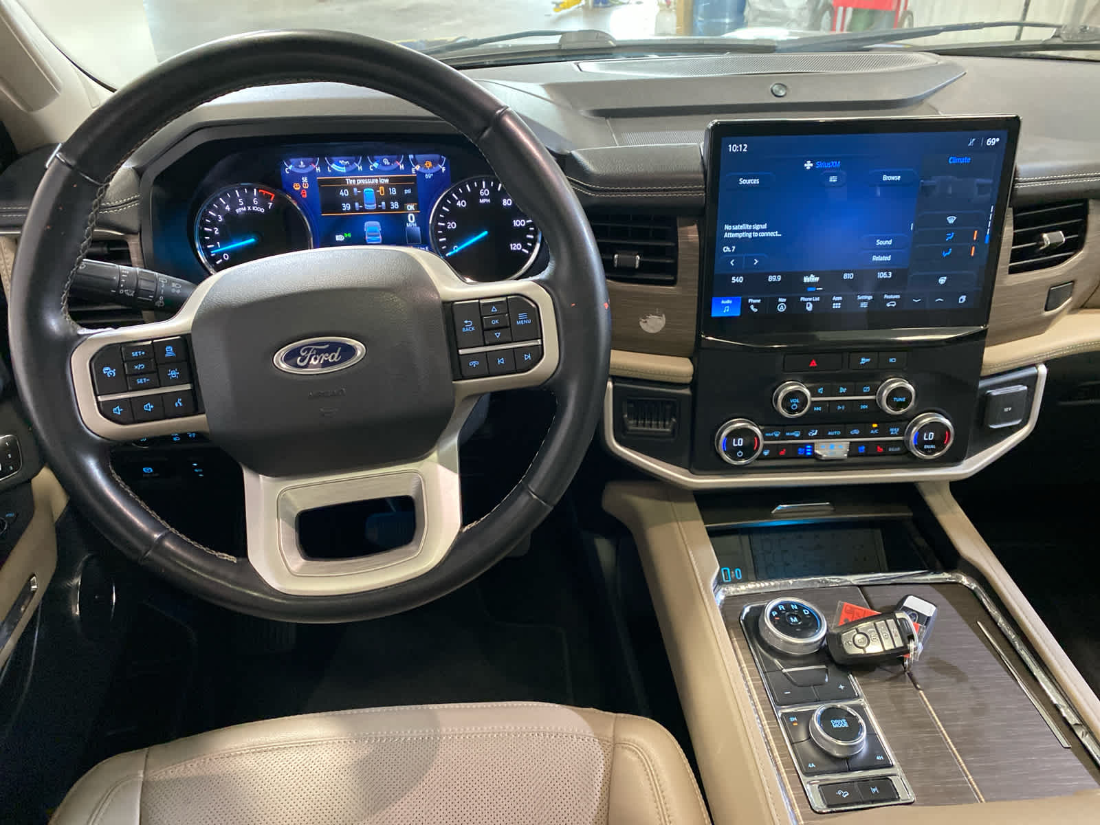 2022 Ford EXPEDITION MAX Base