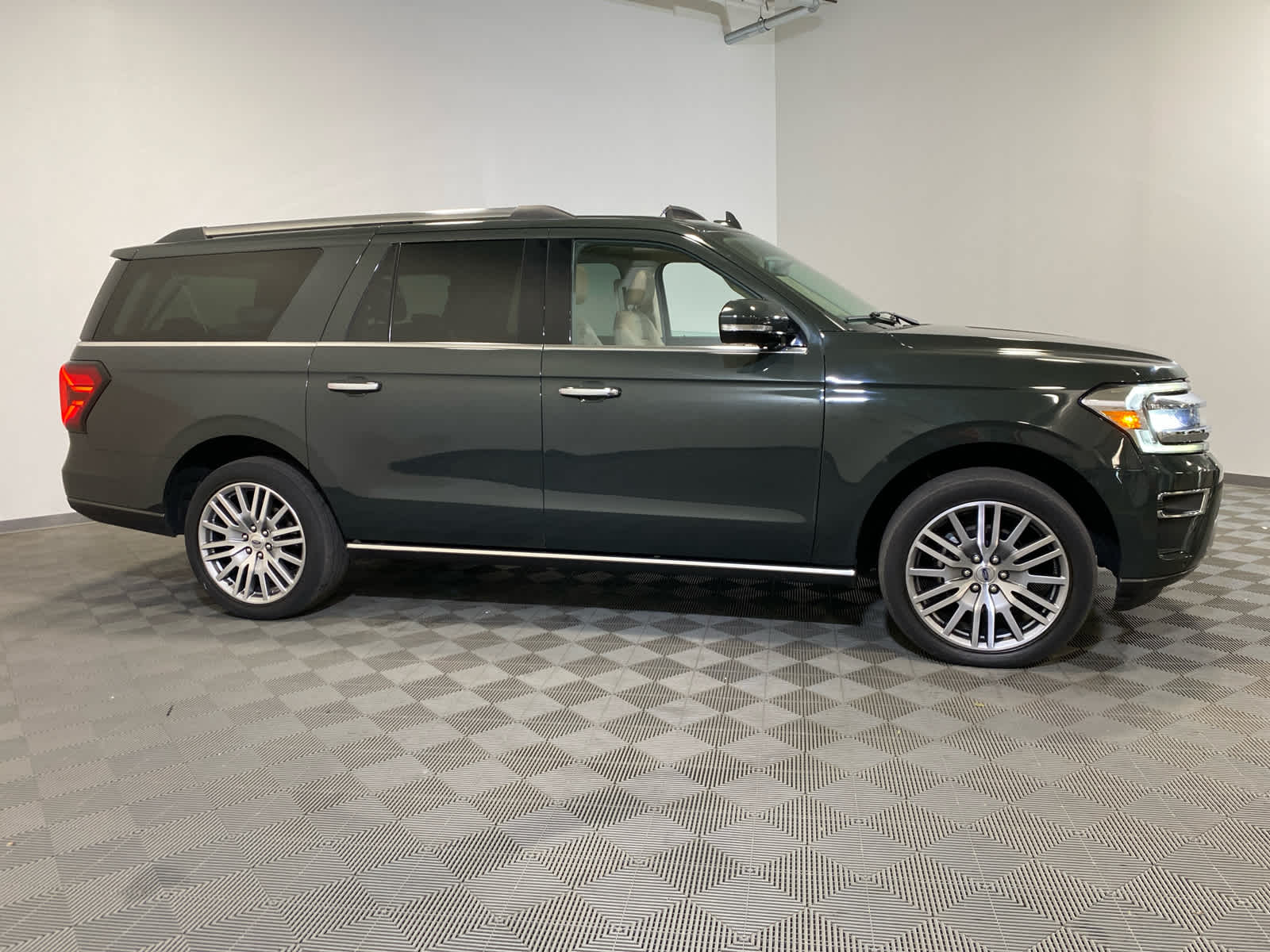 2022 Ford EXPEDITION MAX Base