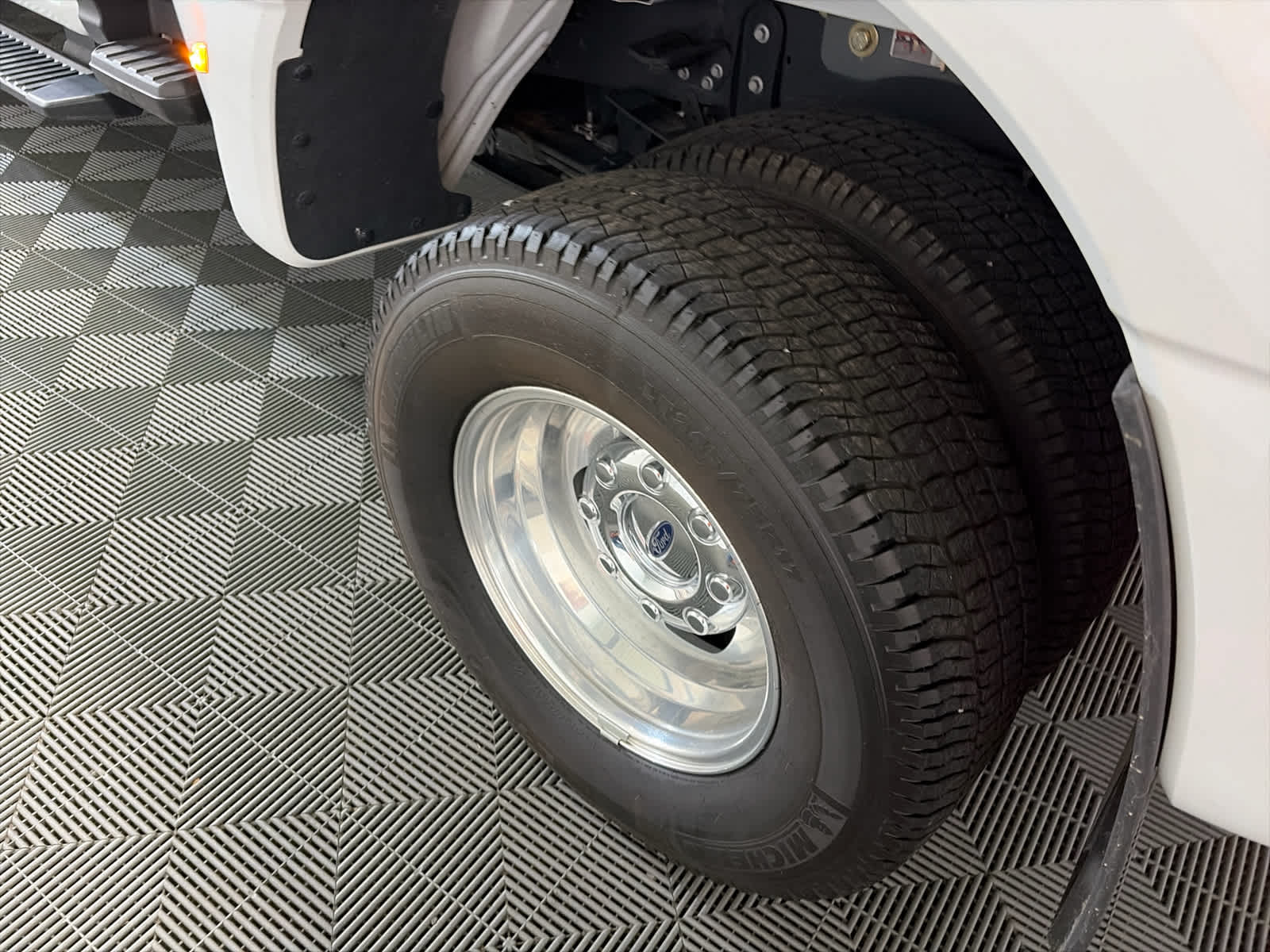 2024 Ford Super Duty F-350 DRW XL